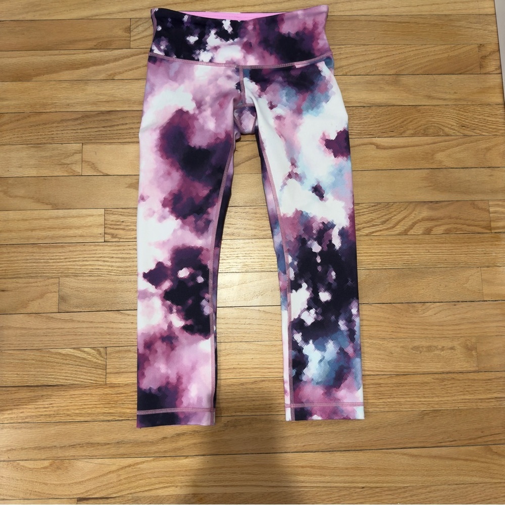 Women's Lululemon Crop 21" Rare pattern. - Picture 1 of 4